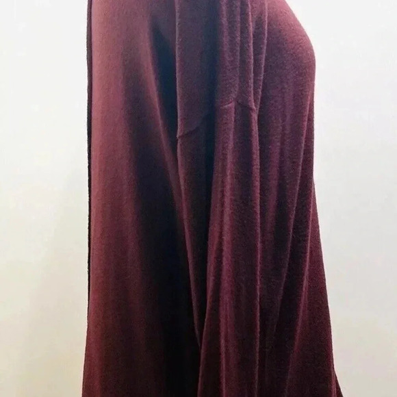 GIBSON Women Long Sleeve Pull-Over Burgundy Asymmetrical Hem Sweater Size Medium - Picture 4 of 11